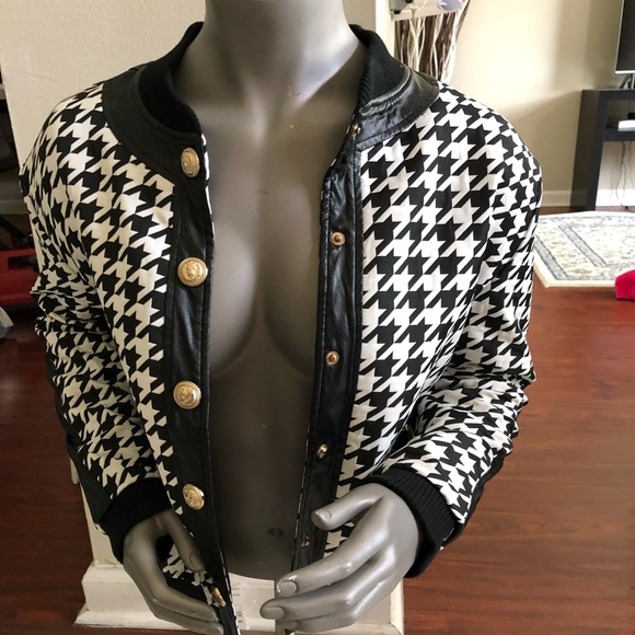 Beautiful jacket - Picture 2 of 3